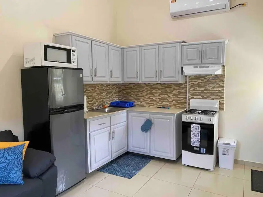Cozy Studio Apartment in Quiet Neighborhood!