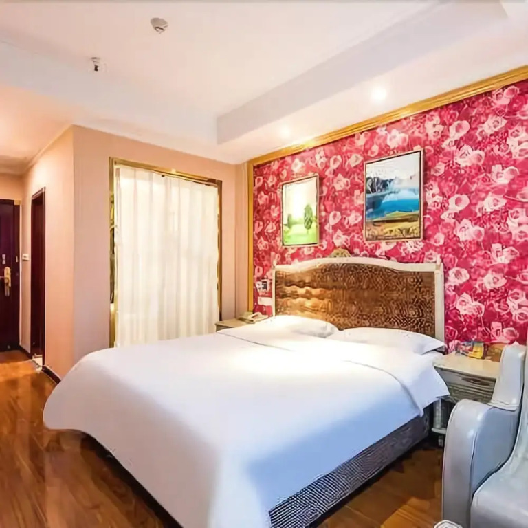 Yijia Hotel