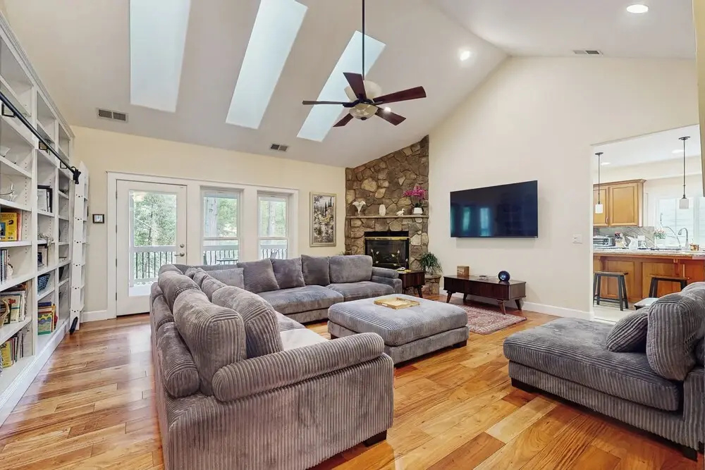 4BR Home w/ Decks & Arcade Games, Near Yosemite