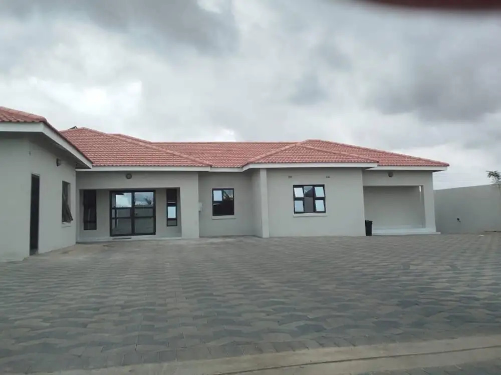 Luxury 3 Bedroom Self Catering Apartment- Masvingo