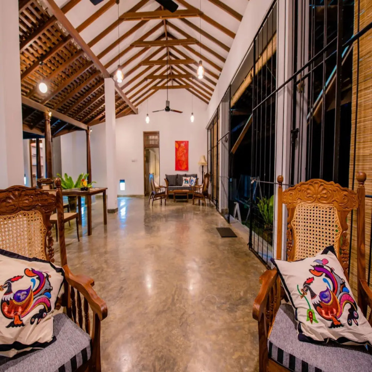 Ardeen Villa - superb 3 bedroom beachfront BB for 6, in Ranna- Tangalle- pick up, serviced, taxes included