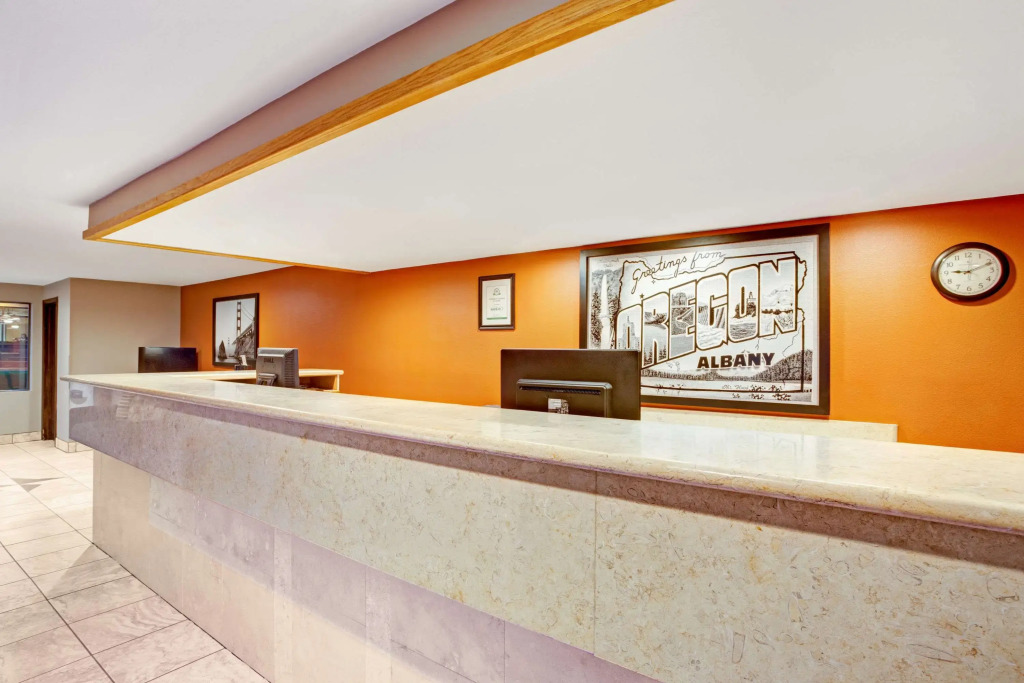 Super 8 by Wyndham Albany Corvallis