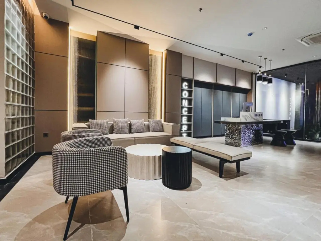 Tropical, Center District 1, HCMC