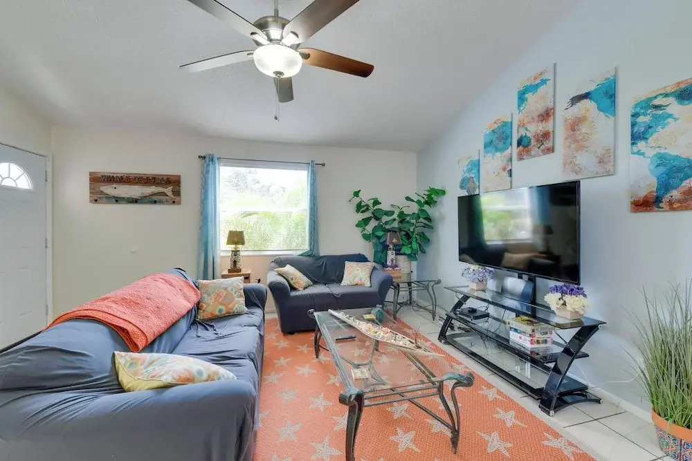 Couples Getaway Near Historic Downtown Venice
