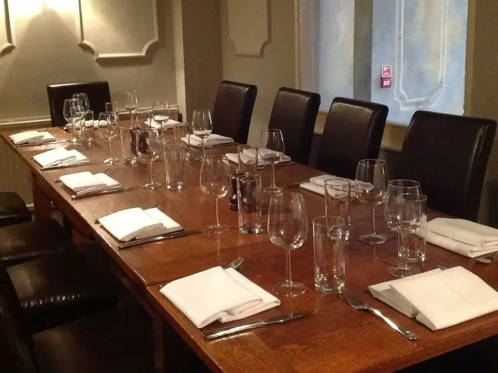 Bell House Hotel & Restaurant