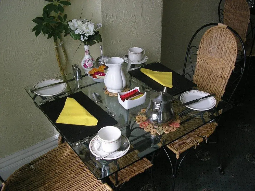 Hartshead Hotel