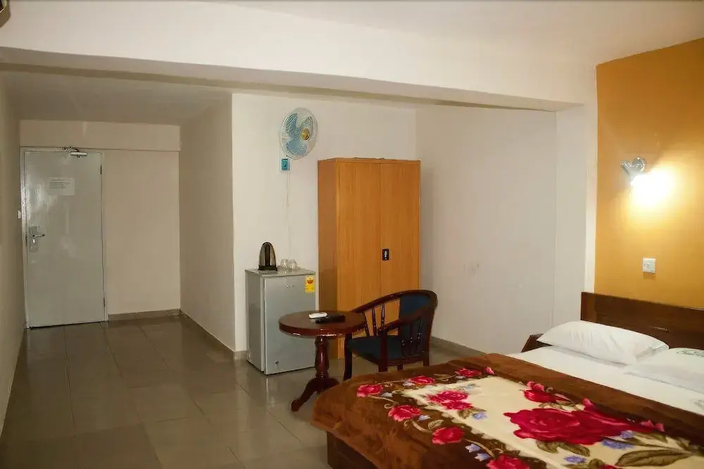Modak Royal Hotel