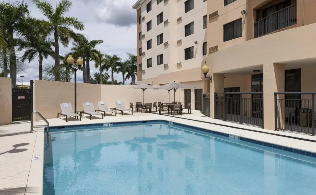 Courtyard by Marriott Miami at Dolphin Mall