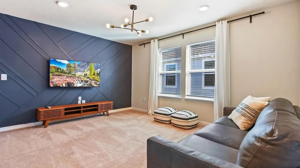 Brand New 5br Home w Pool Near Disney Area, Davenport
