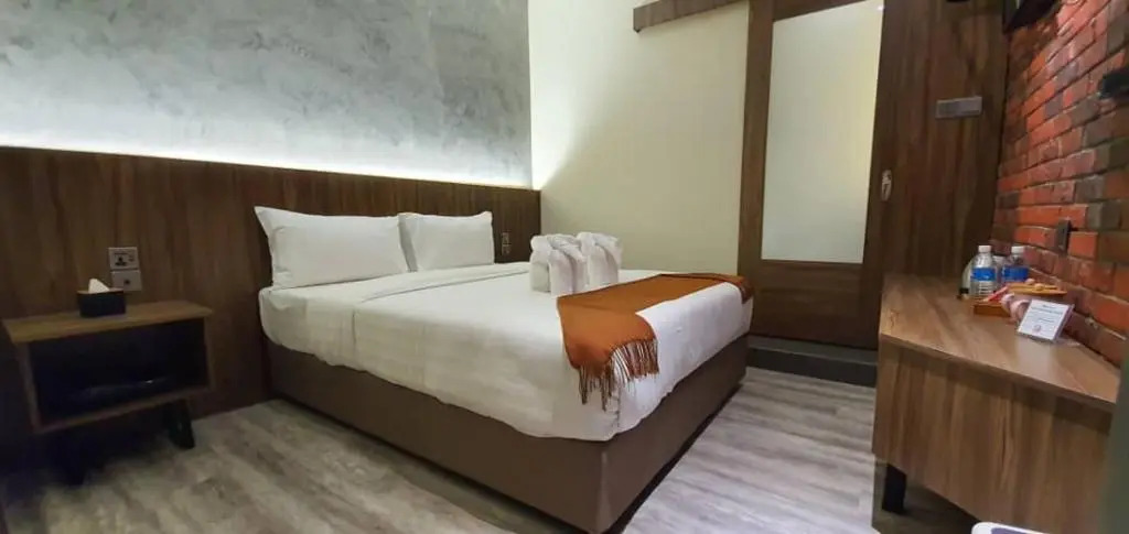 VISTA HOTEL