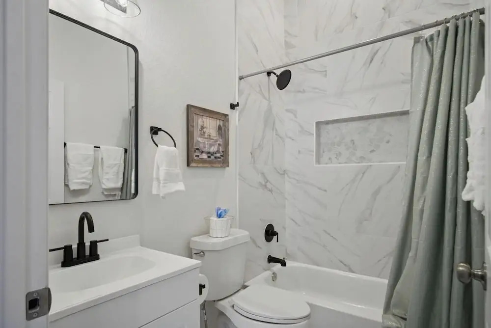 Peaceful Stays With Easy Access to Downtown