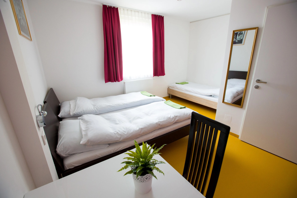 A&T Hotel & Hostel