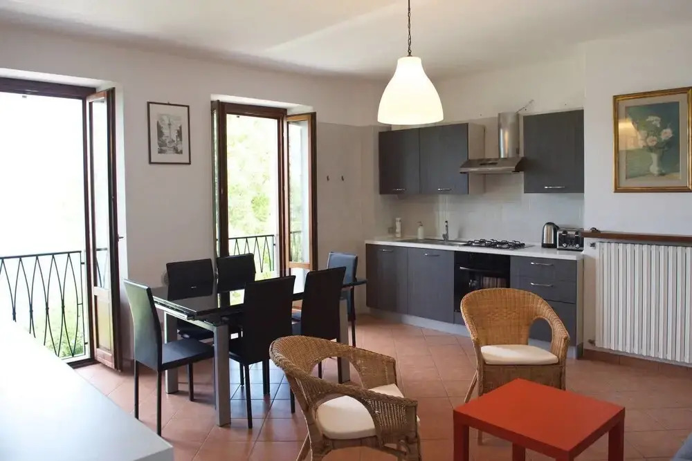 Stresa Apartment With Private Access to Beach
