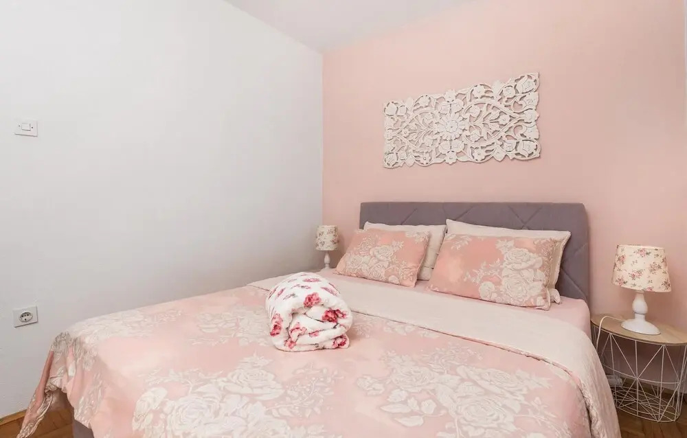 Awesome Home in Lukovo Sugarje With 4 Bedrooms and Wifi