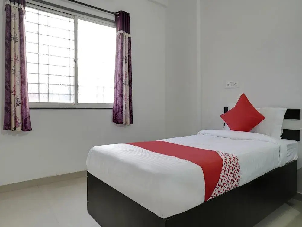 OYO 27821 Hotel Royal Inn Pune