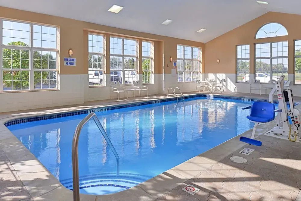 Holiday Inn Express Hotel & Suites Southfield - Detroit