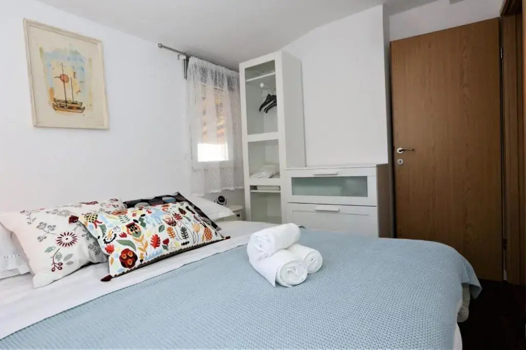 RELAX HOUSE