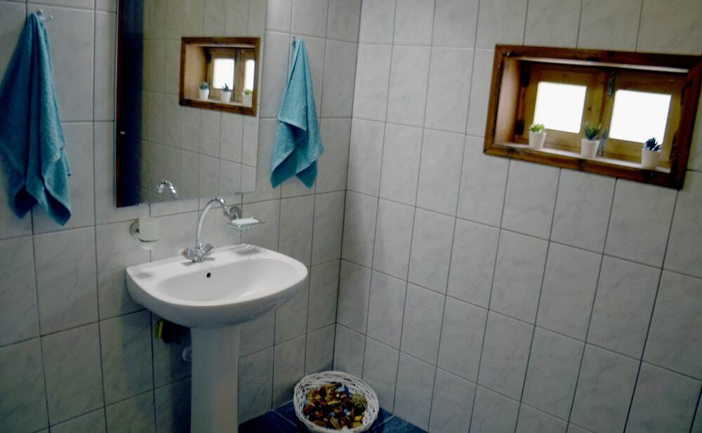 Chrismma 1-bed Apt With Private Yard & Parking
