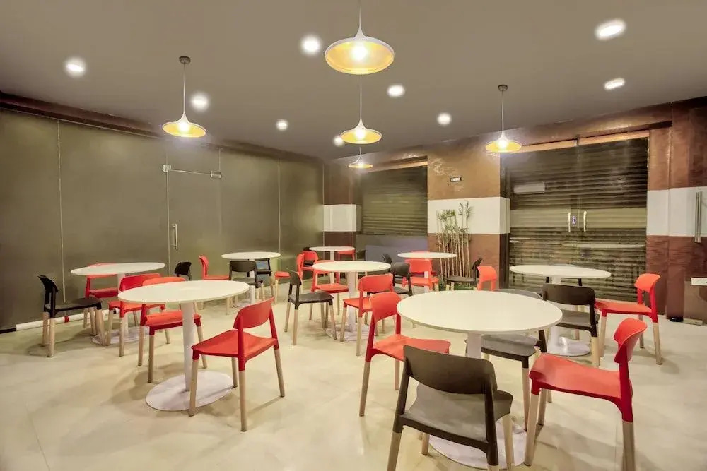 OYO Townhouse 430 Everest Hotel