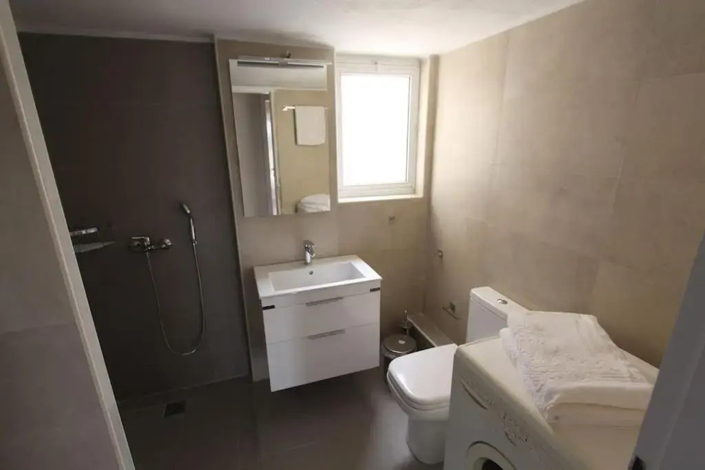 IRIDA 2Br Apartment with amazing sea view.