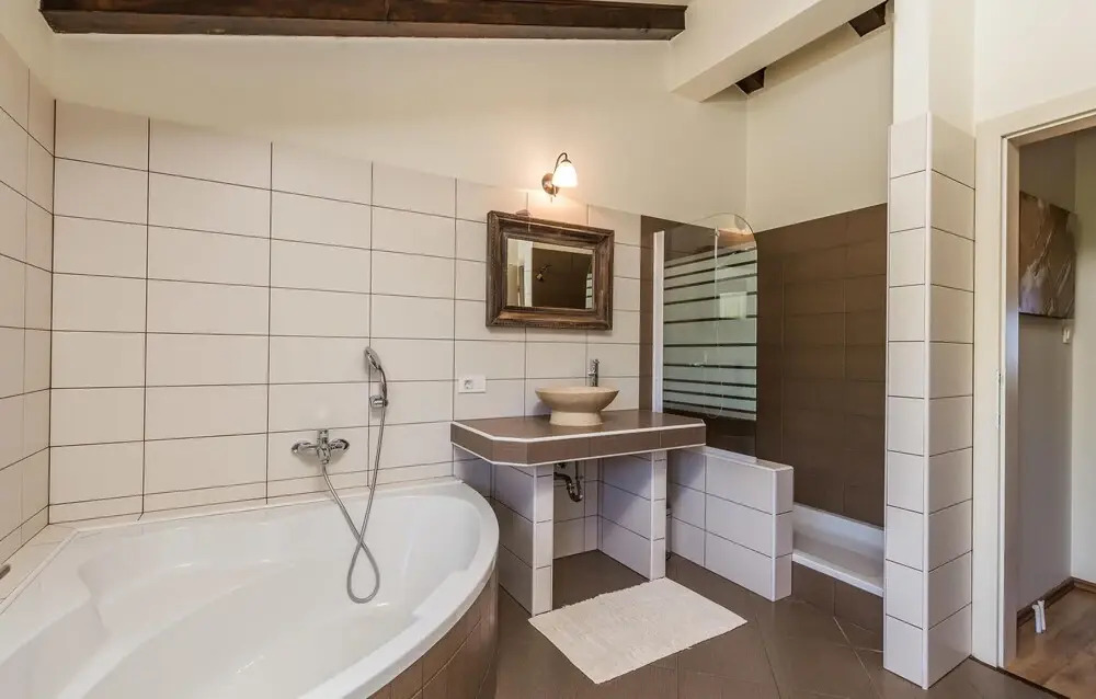 Beautiful Home in Palit With Wifi and 3 Bedrooms