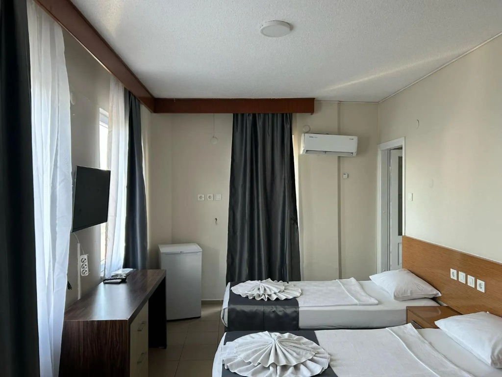 Rosella Hotel