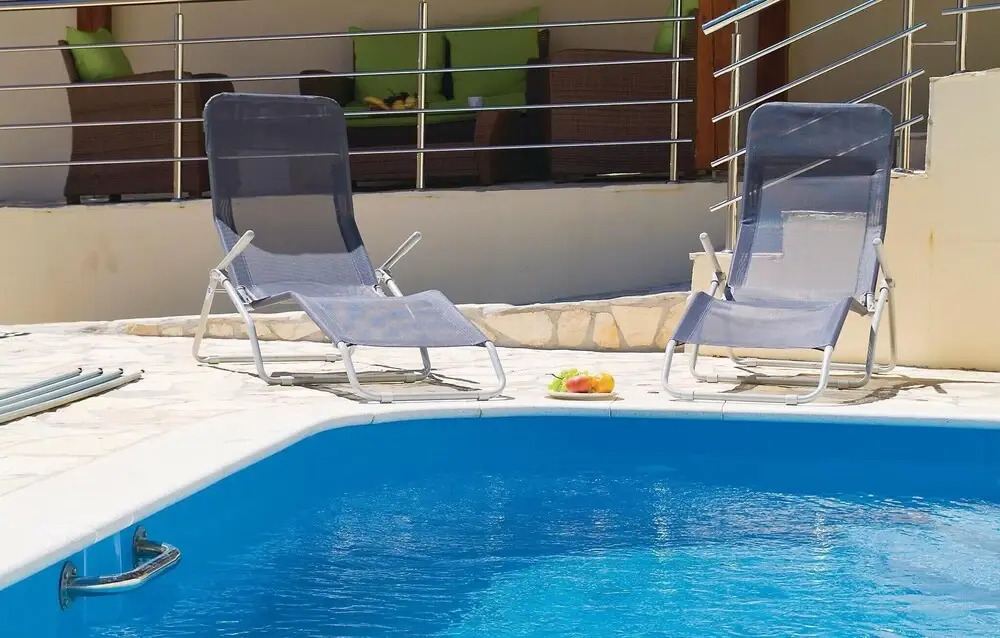 Beautiful Home In Tisno