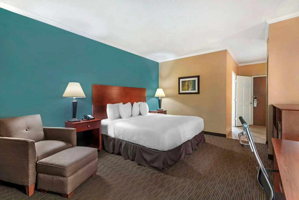 Best Western Plus Plattsburgh