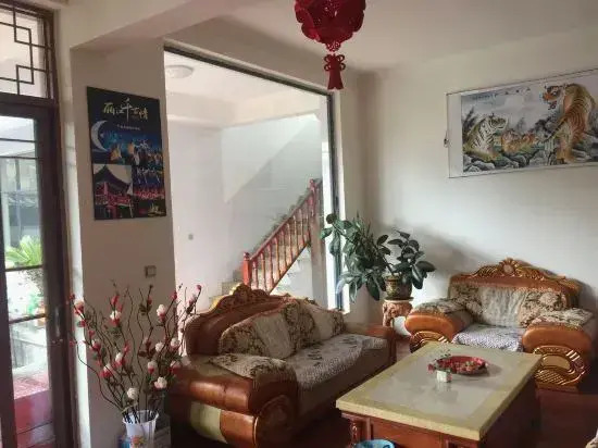 Lijiang guest to porch inn