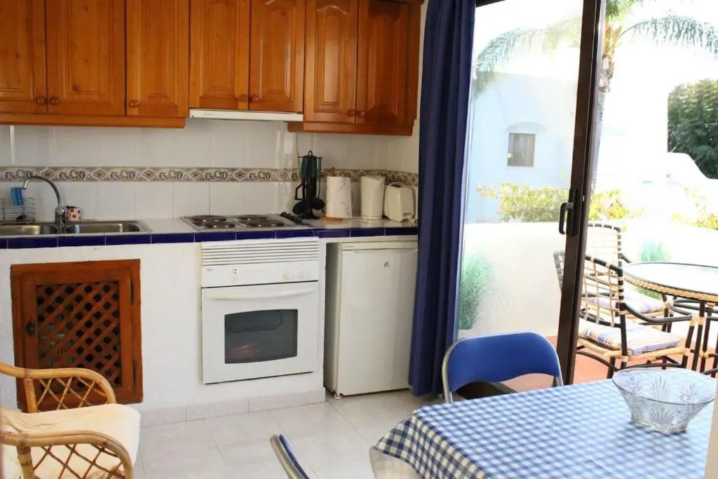 Estepona - Playa - Estudio con terraza solárium Pi16