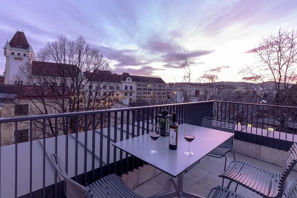 EST Residence Schoenbrunn Vienna - contactless check-in