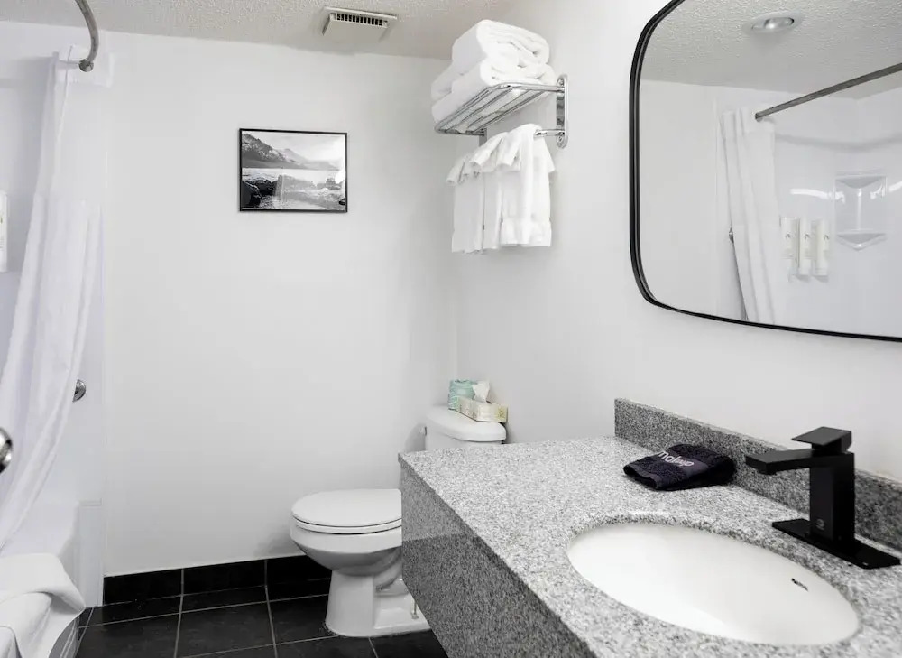 Bayshore Inn & Spa