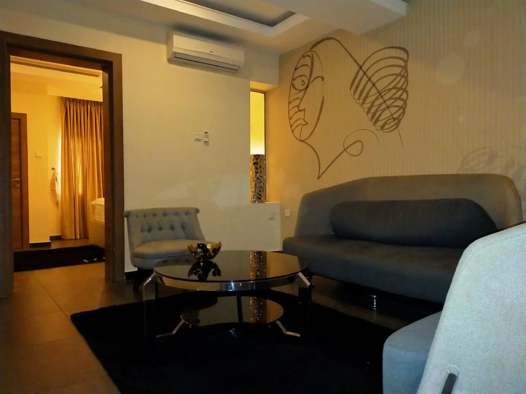 Iris Hotel