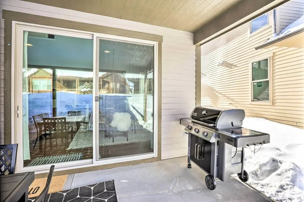 Hike & Ski: Stunning Home w/ Hot Tub in Granby!