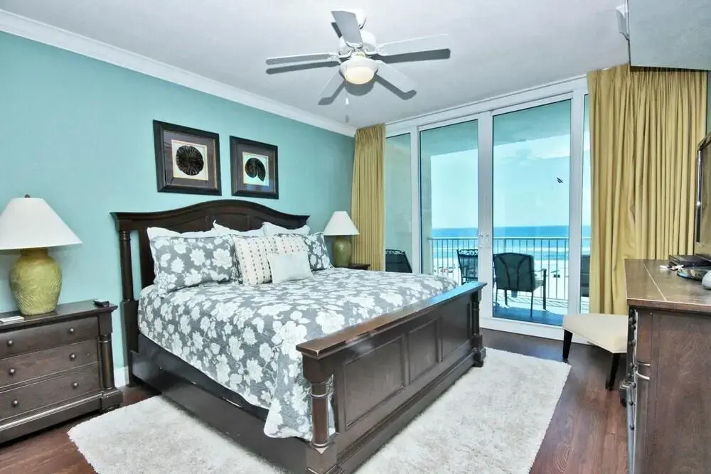 San Carlos 409 by Youngs Suncoast