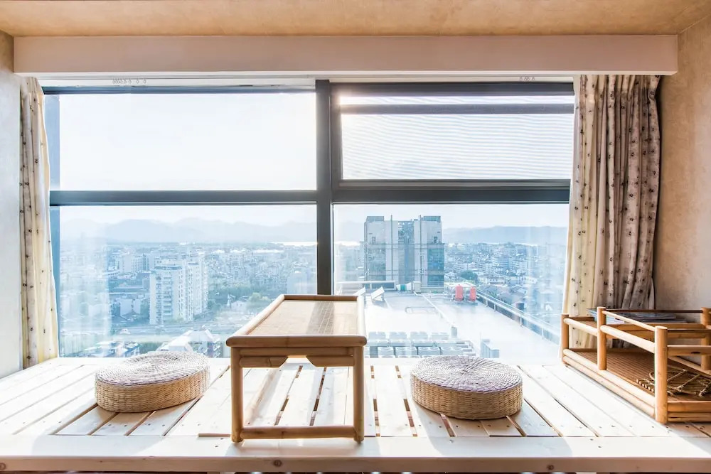 Summer Flower Apartment
