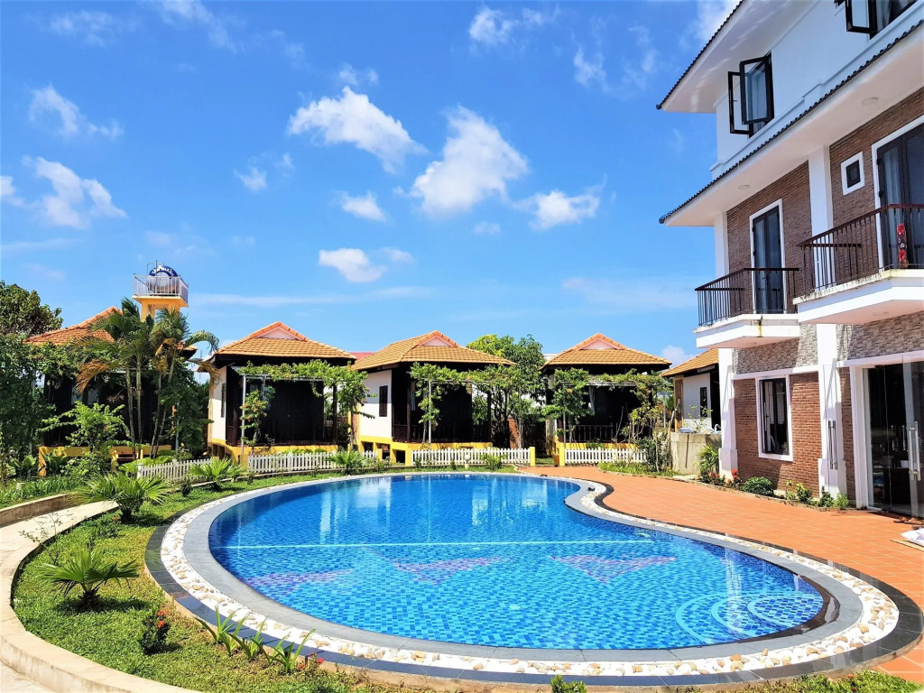 Hung Vuong Resort