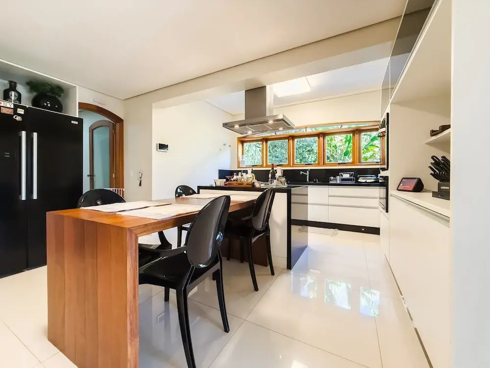 Casa de alto padrão com lazer completo na Granja Viana