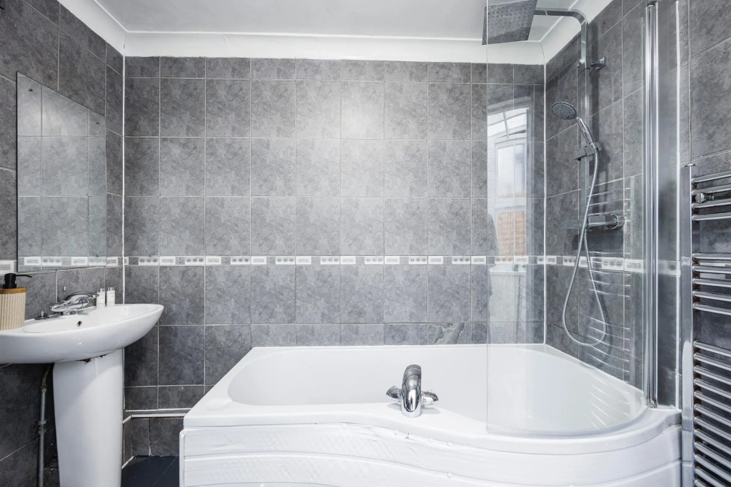 East Croydon Home - Contractors