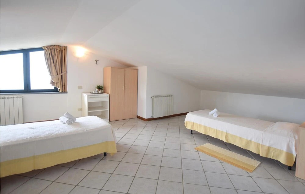 3 Bedroom Cozy Home In Massarosa