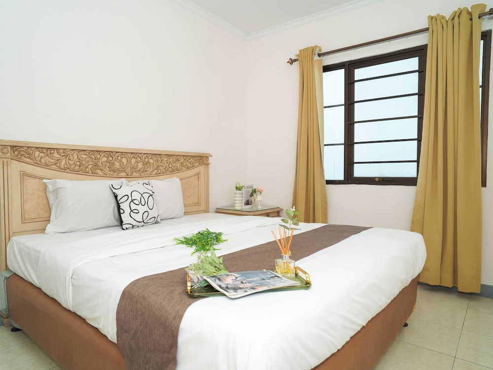 Stylish 3Br For 6 Pax At Puri Garden Apartment