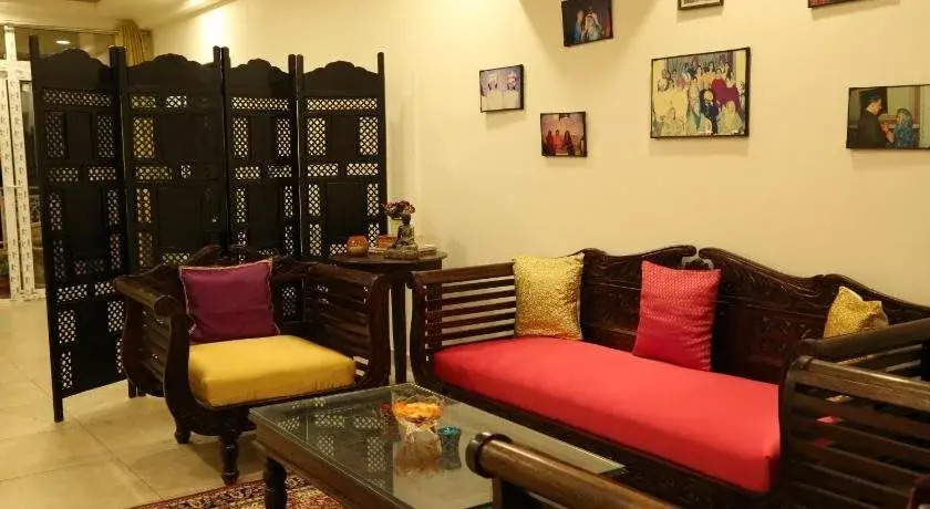Saket Inn