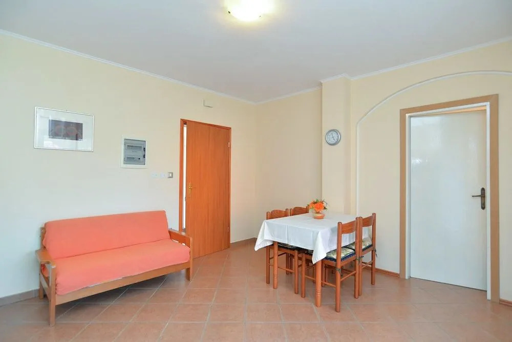 Apartment 1089