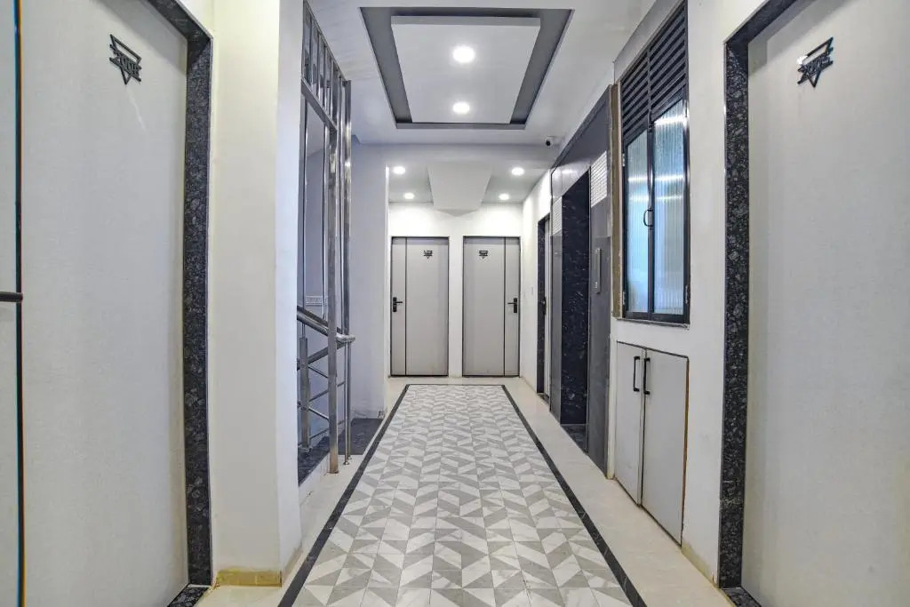 Fabhotel Grand Blue