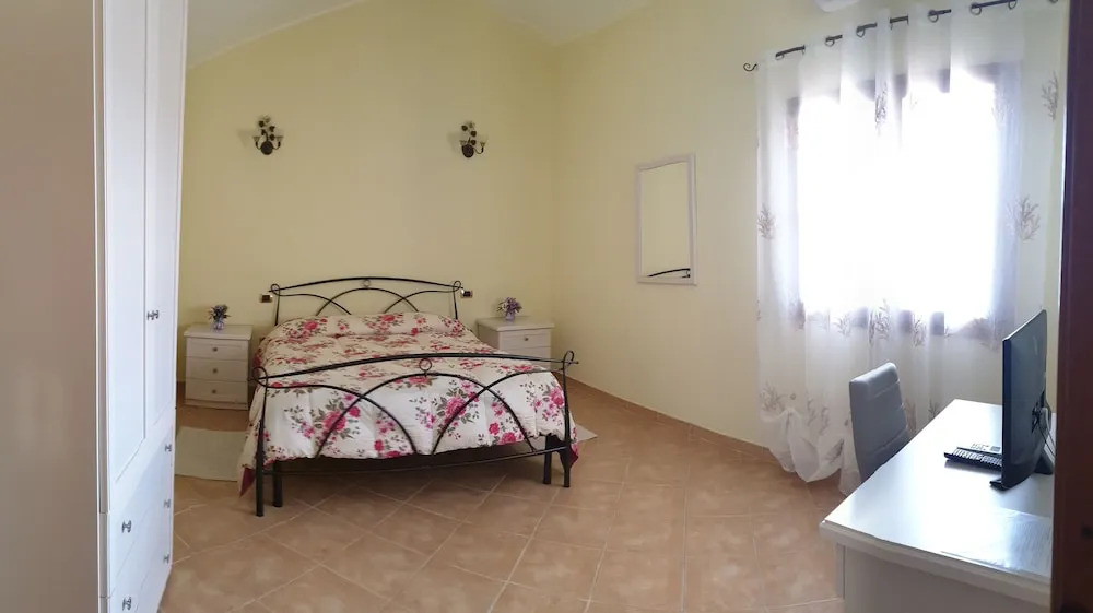 B&B Laguna