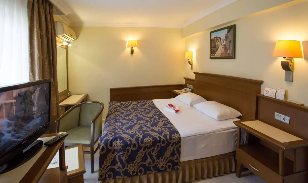 Numa Port Hotel