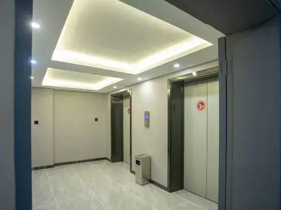 Duojiangnan Hotel (Yintai Department Store, Linping Pedestrian Street, Hangzhou)