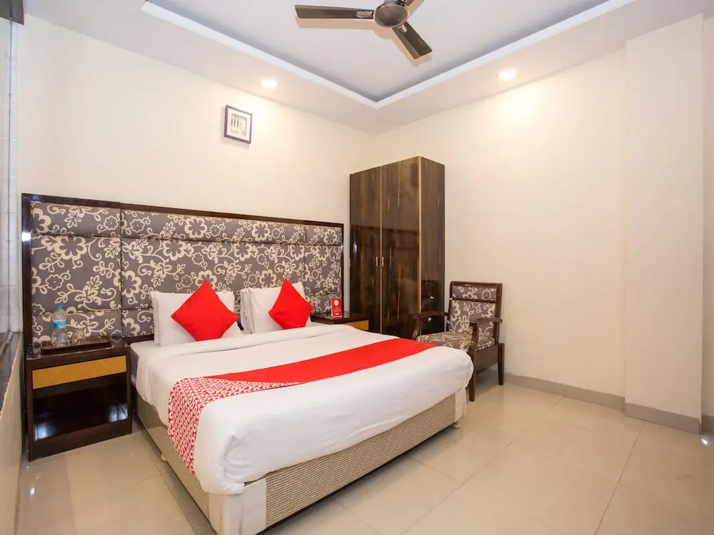 OYO 12249 Hotel Meghna Food Studio