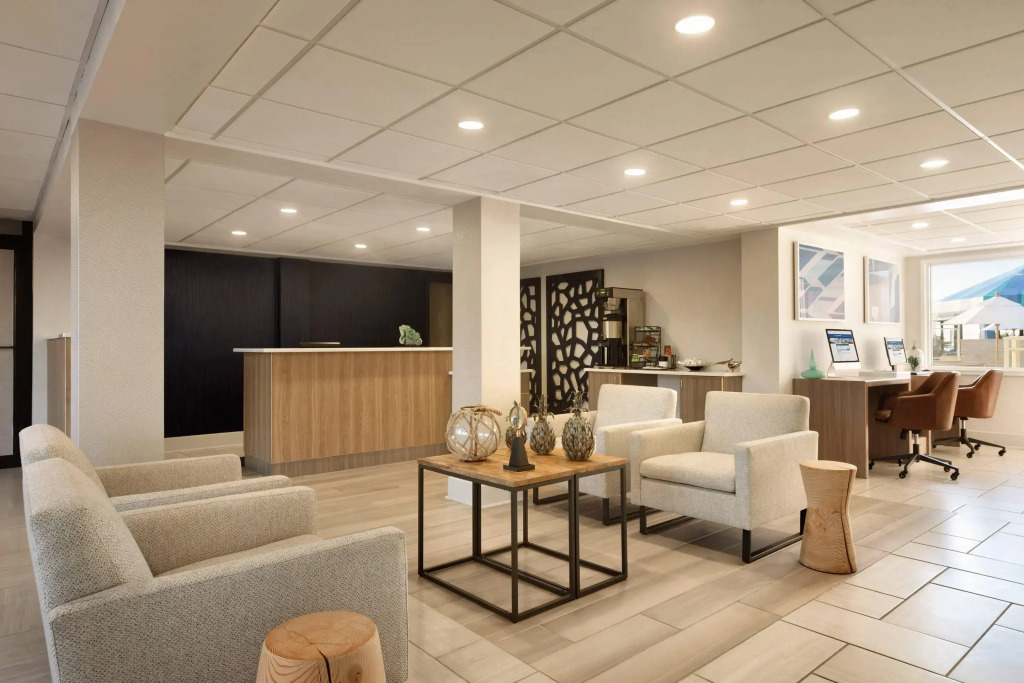 Surfbreak Virginia Beach Oceanfront, an Ascend Collection Hotel