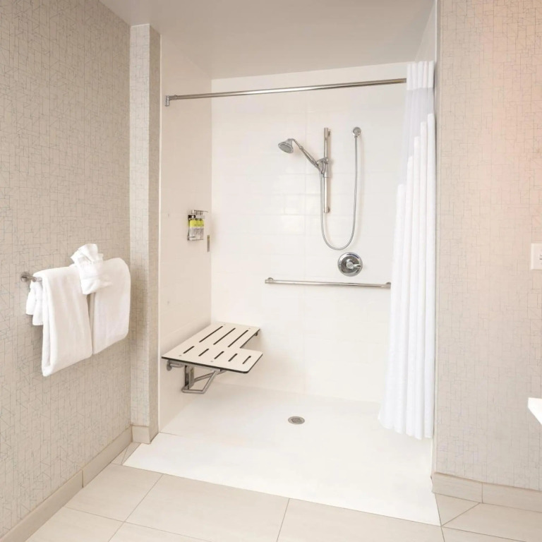 Holiday Inn Express and Suites Kalamazoo West by IHG